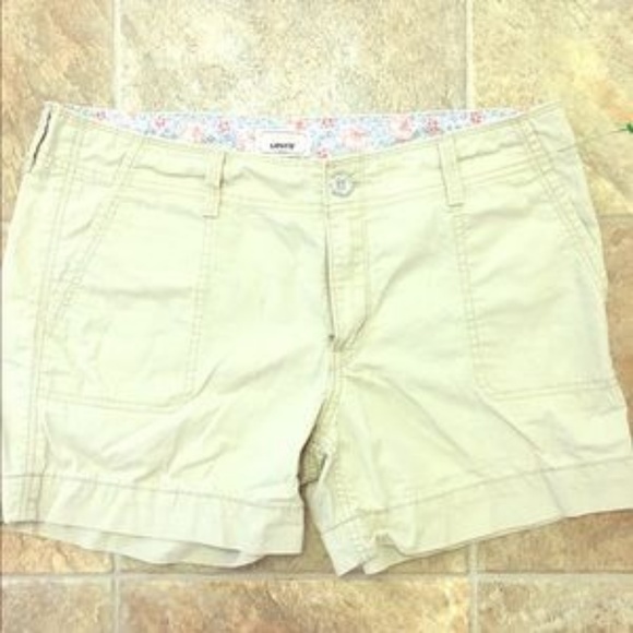 Tan Levi Shorts - Picture 3 of 4